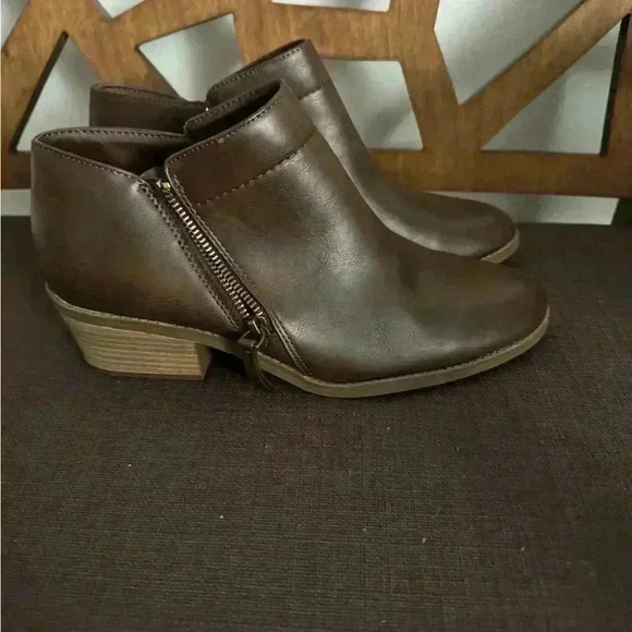 Women’s Ankle Boots Time and Tru memory Foam Used like a New Size 9 - Picture 4 of 9